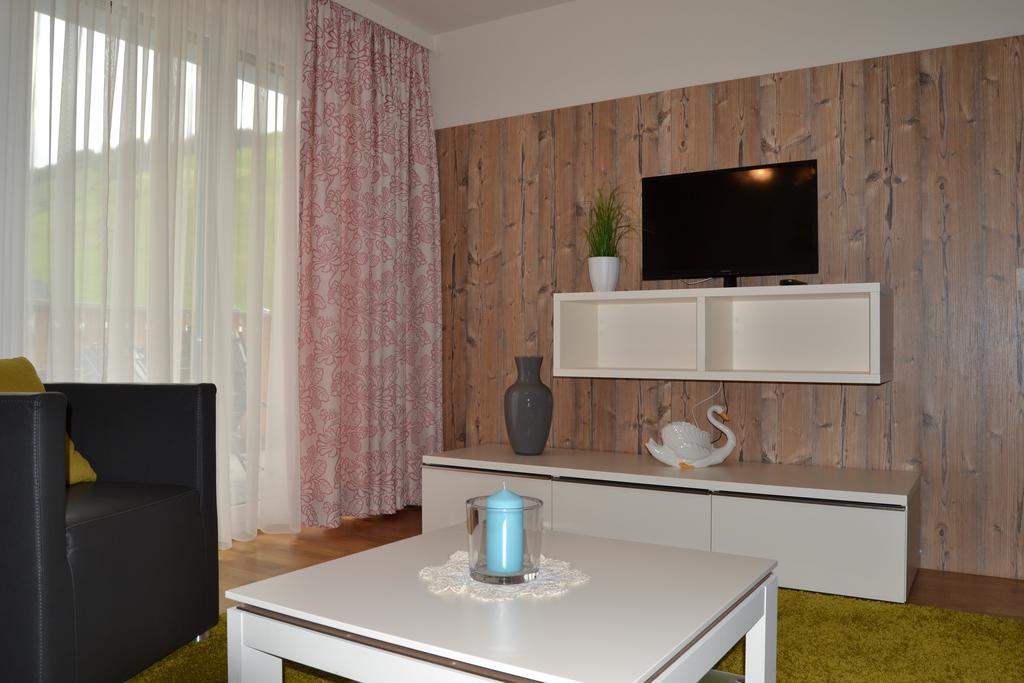 Hotel Alpenblick Saalbach-Hinterglemm Quarto foto