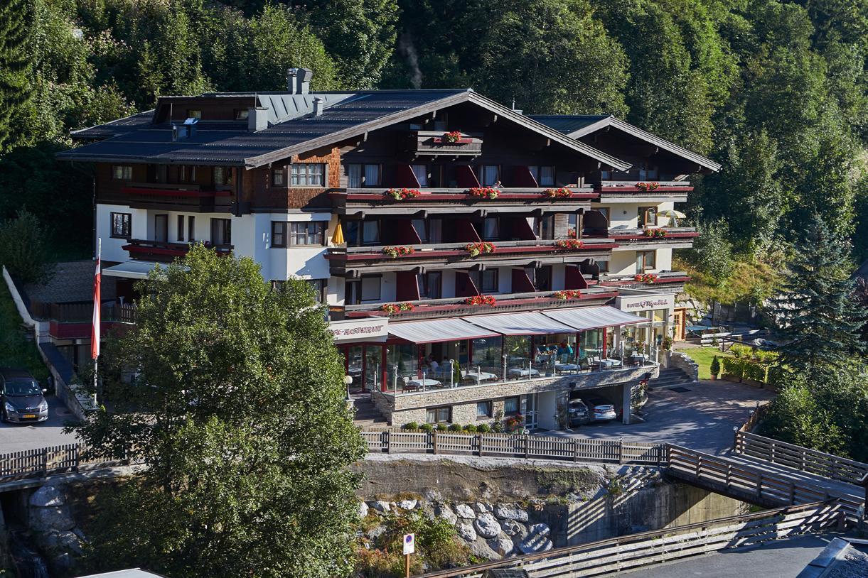 Hotel Alpenblick Saalbach-Hinterglemm Exterior foto